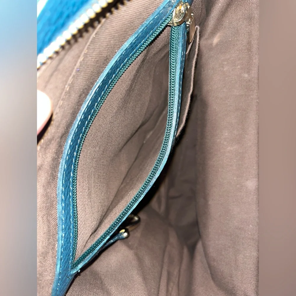 Rowallan of Scotland Genuine Leather in Crocodile Pattern w/ Gold Metal Accents - Picture 14 of 16